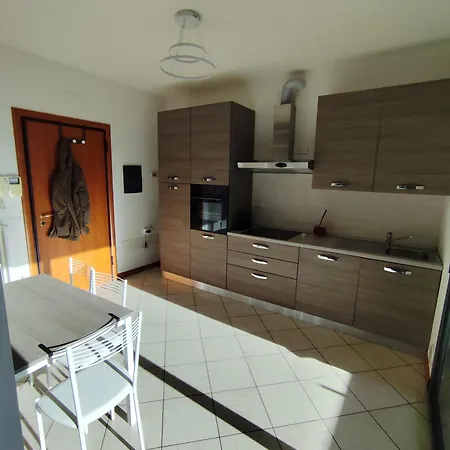 Tower アパート フォルリ