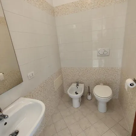 Tower アパート フォルリ