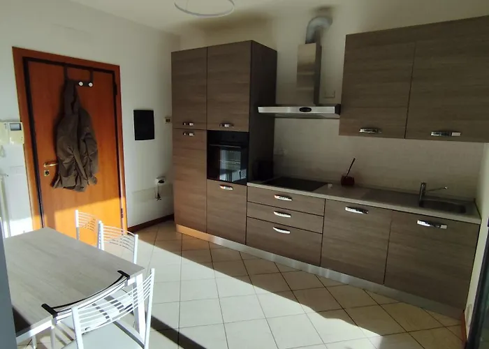 Tower アパート フォルリ